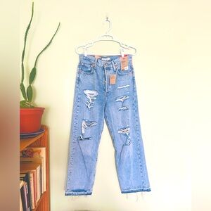 NWT Levi’s Ribcage Straight Ankle